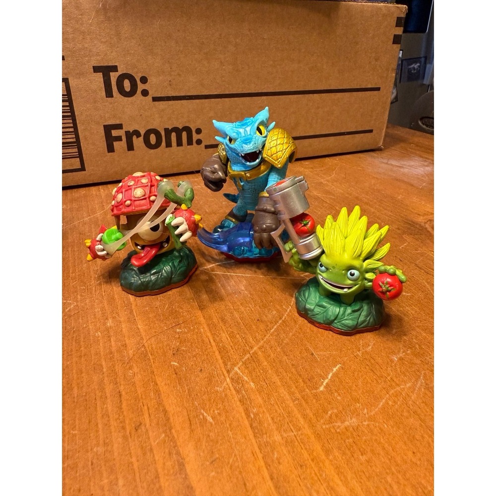 3 Skylander Figurines
